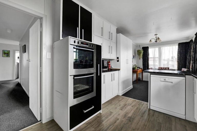 Photo of property in 65 Cloten Road, Stratford, 4332