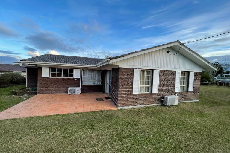 Photo of property in 2 Fitzwater Place, Henderson, Auckland, 0612