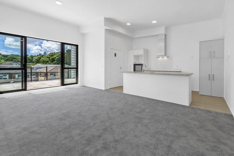 Photo of property in 24/11 Carlos Drive, Flat Bush, Auckland, 2016