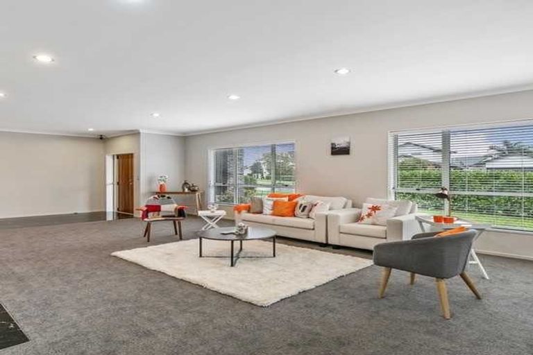 Photo of property in 32 Capriana Drive, Karaka, Papakura, 2113