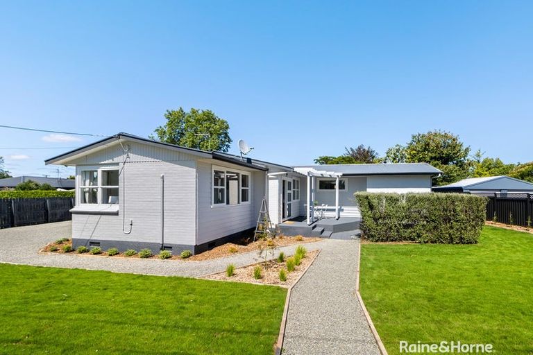 Photo of property in 10 Mahupuku Street, Greytown, 5712