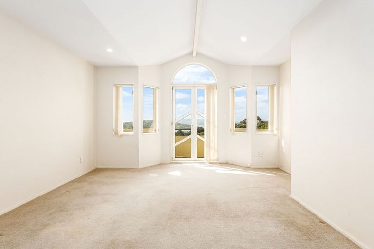 Photo of property in 35 Halladale Road, Papakowhai, Porirua, 5024