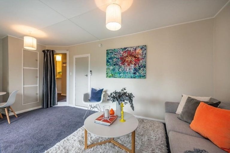 Photo of property in 19 Montgomery Avenue, Karori, Wellington, 6012