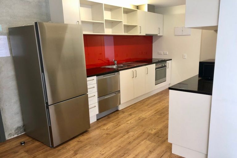 Photo of property in 1/2 Torrens Terrace, Mount Cook, Wellington, 6011