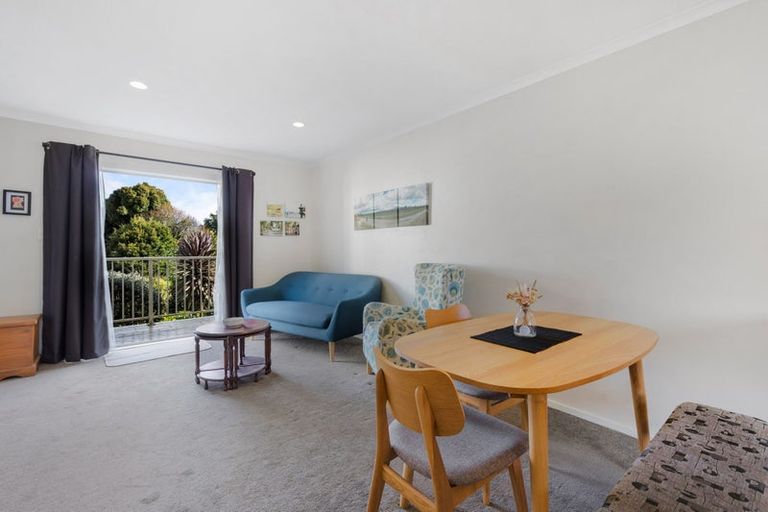 Photo of property in 10/4 Keeling Road, Henderson, Auckland, 0612