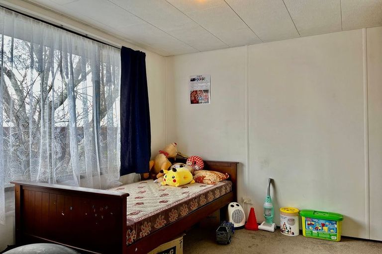 Photo of property in 15 Kotinga Avenue, Glen Eden, Auckland, 0602