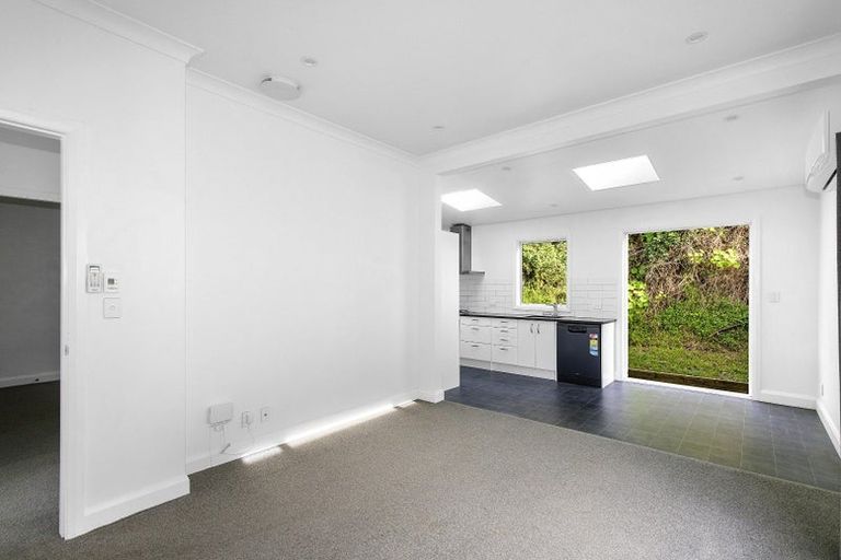 Photo of property in 19 Charlotte Avenue, Brooklyn, Wellington, 6021