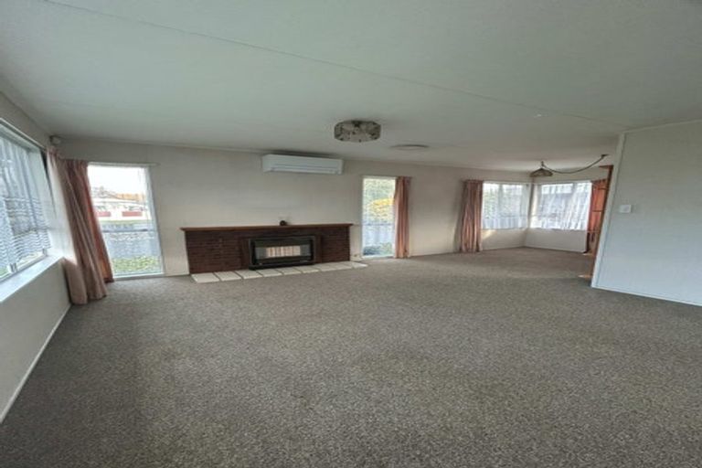 Photo of property in 48 Apollo Parade, Milson, Palmerston North, 4414