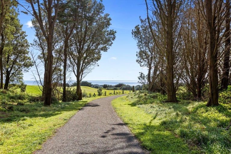 Photo of property in 4 St Andrews Parkway, Waiwhakaiho, New Plymouth, 4312