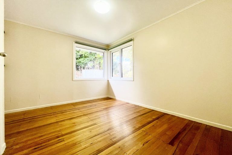 Photo of property in 7 Vera Road, Te Atatu South, Auckland, 0610