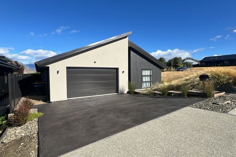 Photo of property in 28 Clearview Street, Wanaka, 9305