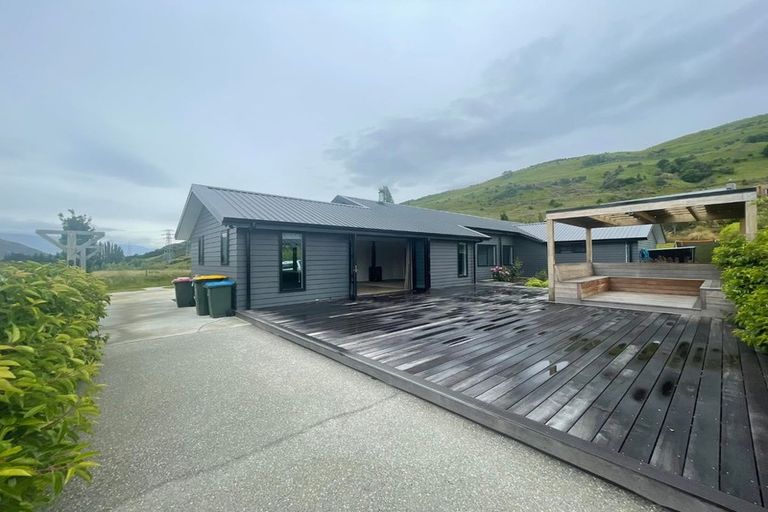Photo of property in 2 Batsford Lane, Lower Shotover, Queenstown, 9371