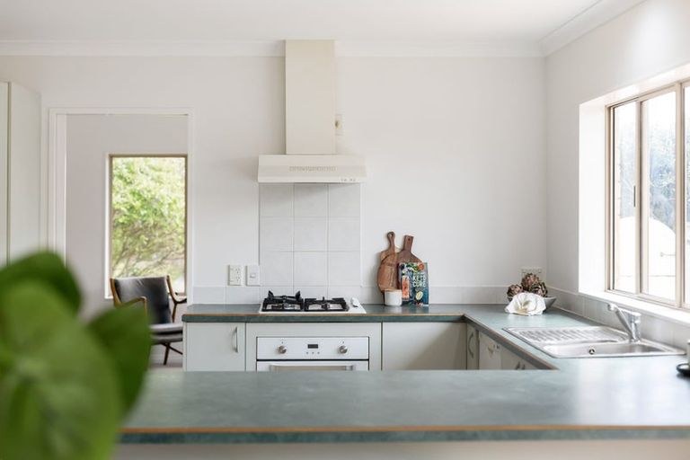 Photo of property in 2 Terry Lane, Paraparaumu Beach, Paraparaumu, 5032