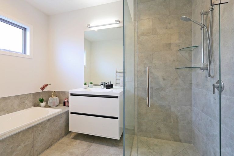 Photo of property in 12 Mckay Close, Frimley, Hastings, 4120