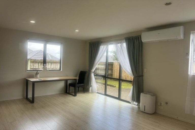 Photo of property in 27/22 Northcross Drive, Oteha, Auckland, 0632