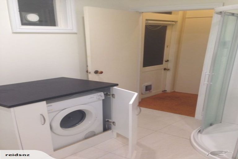 Photo of property in 12 Governor Road, Northland, Wellington, 6012