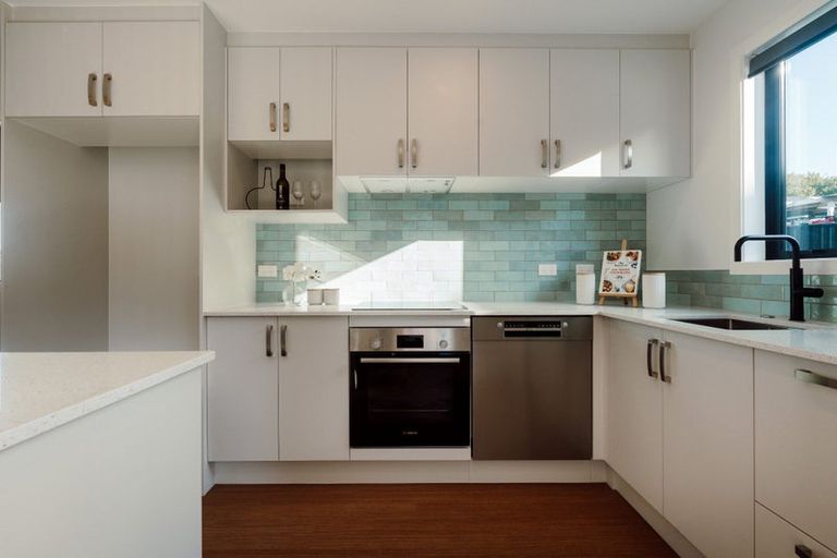 Photo of property in 15b Speedy Crescent, Hillcrest, Auckland, 0627