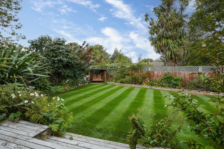 Photo of property in 16 Kinloch Street, St Albans, Christchurch, 8014