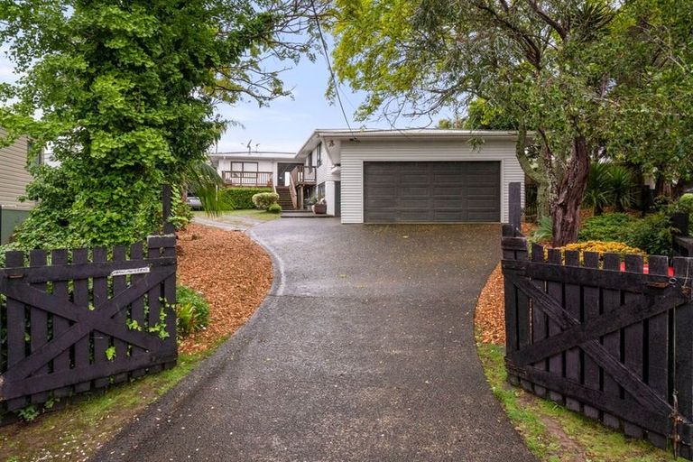 Photo of property in 51 Stanley Road, Glenfield, Auckland, 0629
