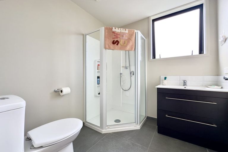 Photo of property in 3/20 Kerewhenua Crescent, Hobsonville, 0616