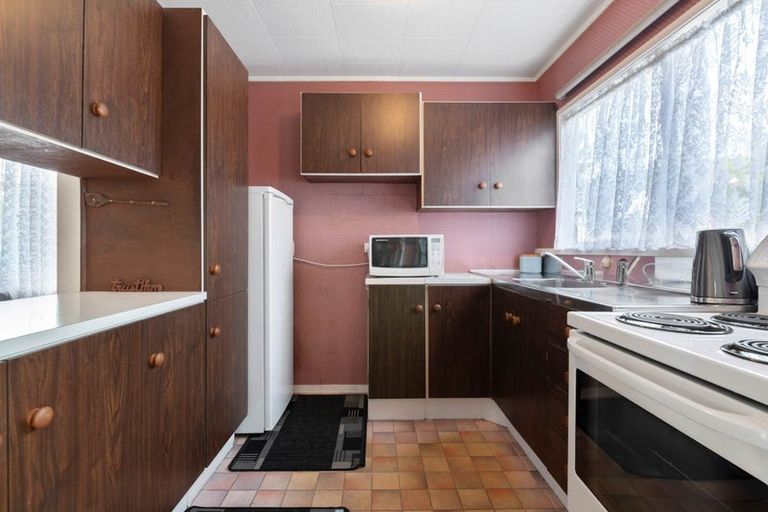 Photo of property in 24 Santiago Crescent, Unsworth Heights, Auckland, 0632