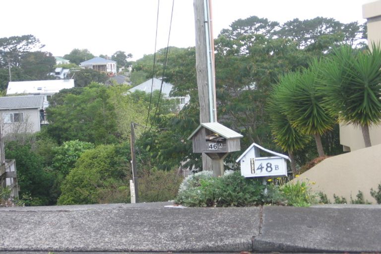 Photo of property in 2/48 Colonial Road, Birkenhead, Auckland, 0626