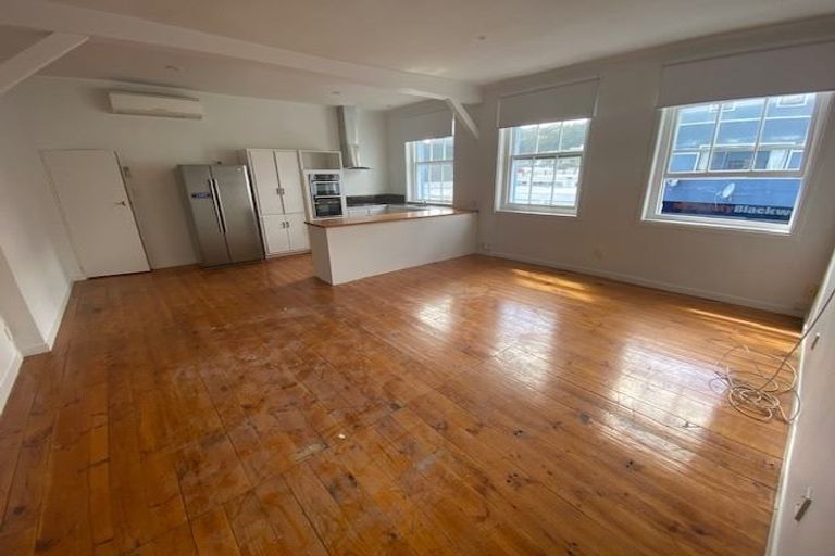 Photo of property in 2u1 King Street, Mount Cook, Wellington, 6021