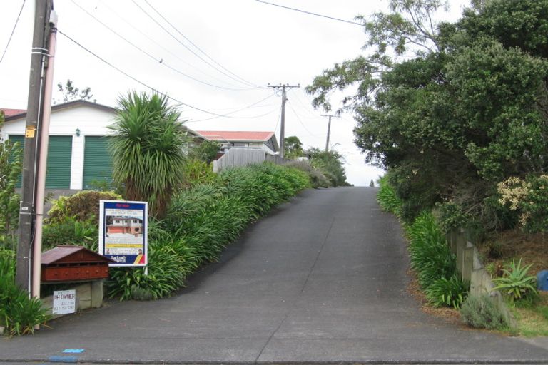 Photo of property in 75 Colwill Road, Massey, Auckland, 0614