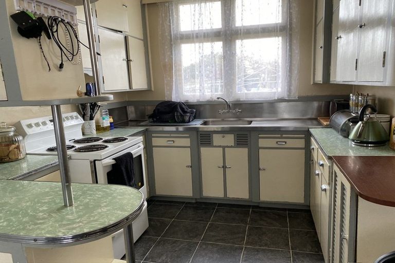 Photo of property in 24 Turuturu Road, Hawera, 4610