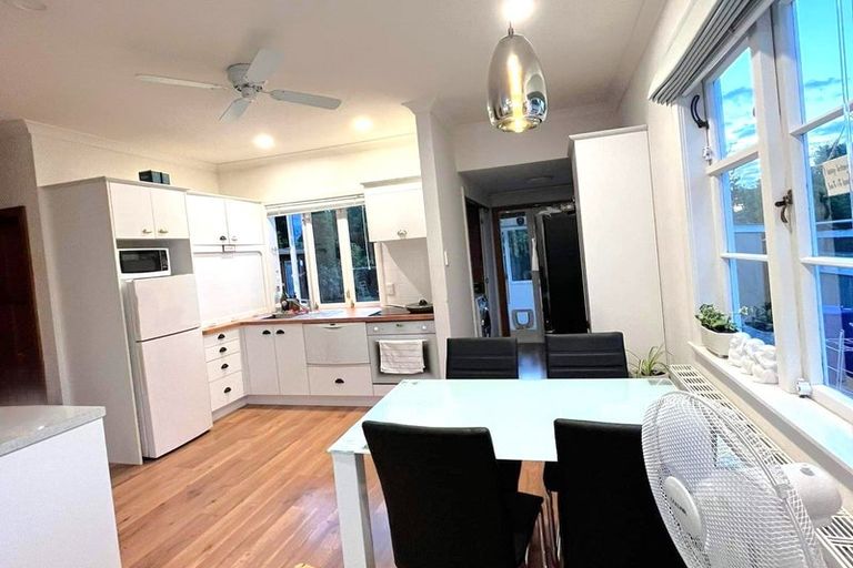 Photo of property in 20 Ihle Street, Terrace End, Palmerston North, 4410