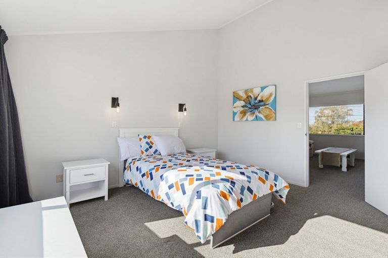 Photo of property in 74b Grand Vue Road, Kawaha Point, Rotorua, 3010