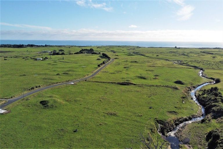 Photo of property in 189 Namu Road, Opunake, 4681