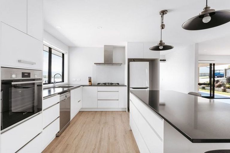 Photo of property in 22 Stingray Drive, Omokoroa, 3114