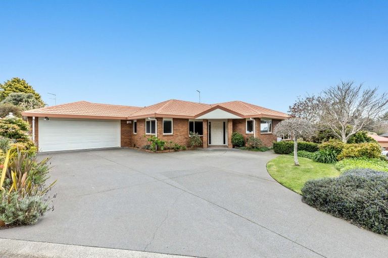 Photo of property in 18 Ashmore Drive, Frankleigh Park, New Plymouth, 4310