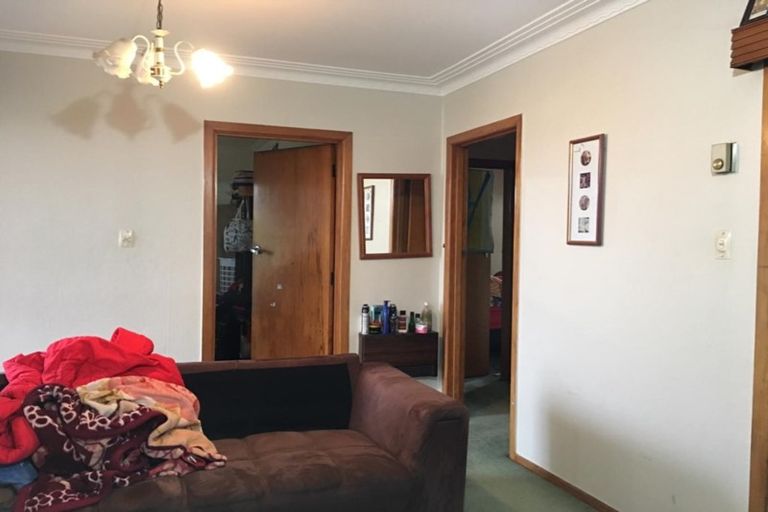 Photo of property in 2/7 Great South Road, Manurewa, Auckland, 2102