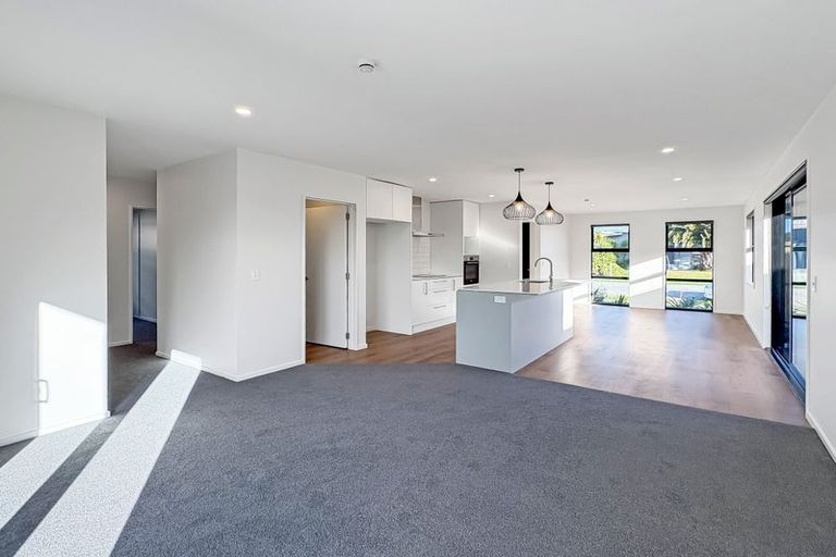 Photo of property in 10a Pax Avenue, Forrest Hill, Auckland, 0620
