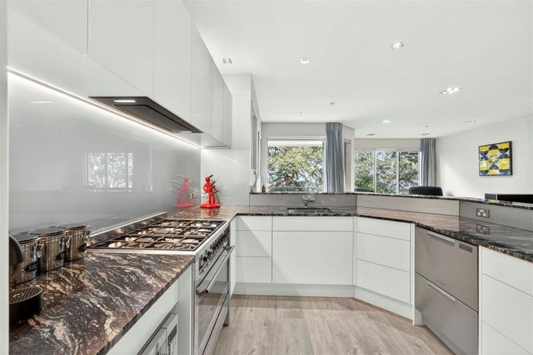 Photo of property in 1/7 The Promenade, Takapuna, Auckland, 0622