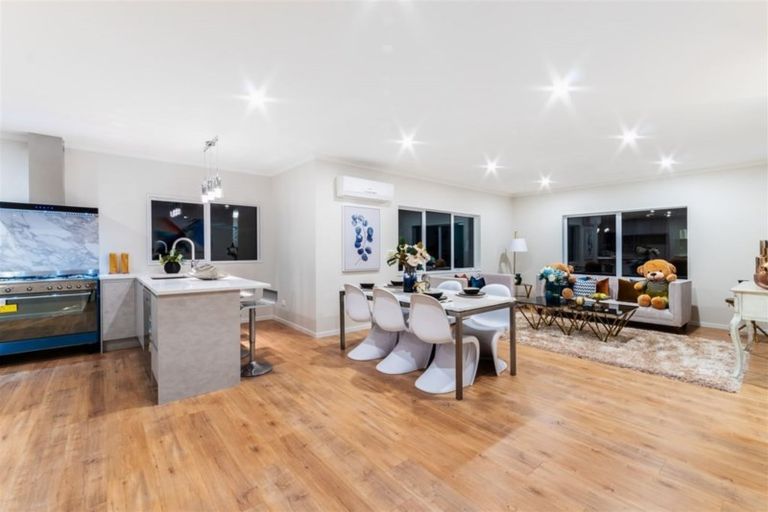 Photo of property in 8 Shibata Rise, Ranui, Auckland, 0612