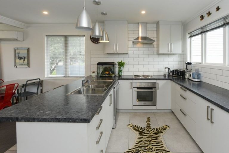 Photo of property in 12 O'connell Place, Havelock North, 4130