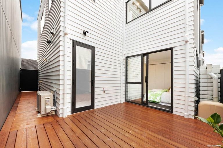 Photo of property in 5/31 Hill Crescent, New Lynn, Auckland, 0600