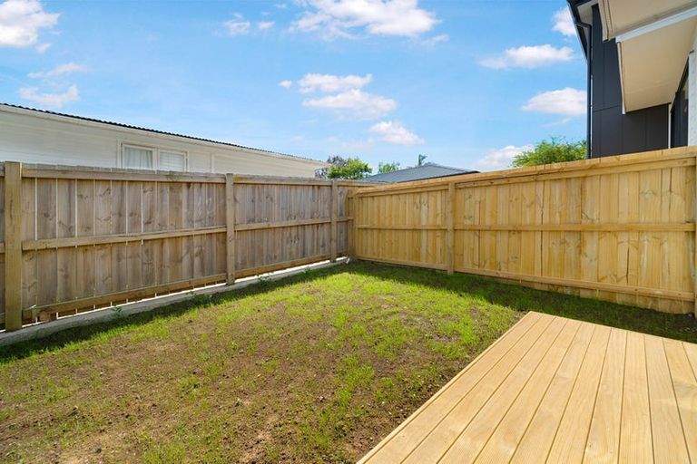 Photo of property in 3c Cobham Crescent, Kelston, Auckland, 0602