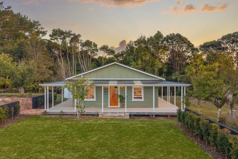 Photo of property in 1223 Old North Road, Helensville, 0875