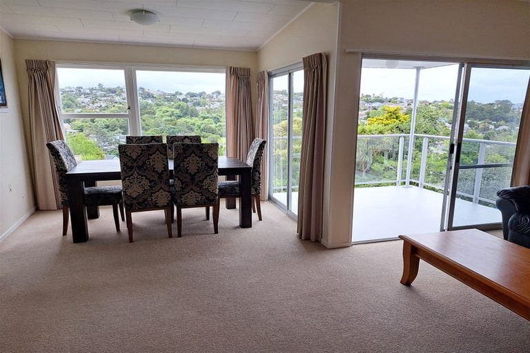 Photo of property in 18 Shanaway Rise, Hillcrest, Auckland, 0627