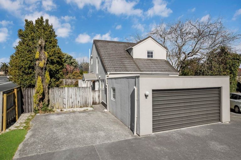 Photo of property in 2/163 Whitford Road, Somerville, Auckland, 2014
