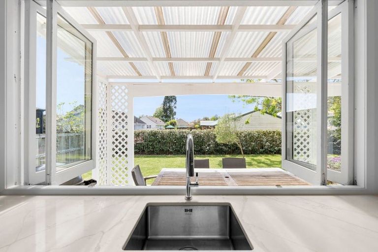 Photo of property in 16 Hamilton Road, Cambridge, 3434