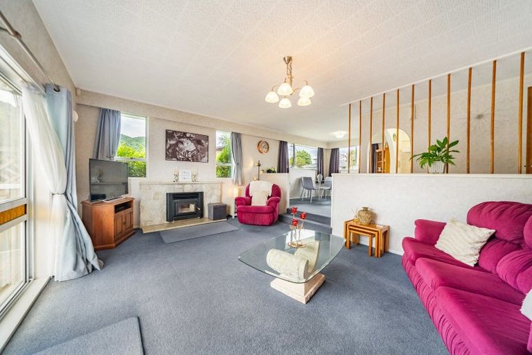 Photo of property in 20 Haylock Grove, Totara Park, Upper Hutt, 5018