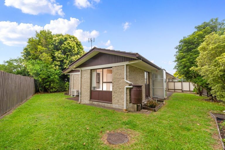 Photo of property in 2/13 Frank Evans Place, Henderson, Auckland, 0610