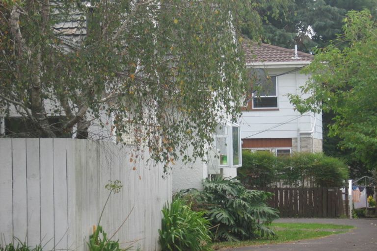 Photo of property in 2/43 Rimu Street, New Lynn, Auckland, 0600