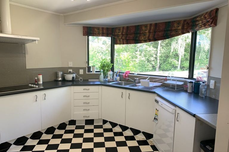Photo of property in 3 Springdale Grove, Fitzherbert, Palmerston North, 4410