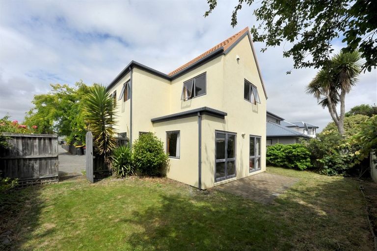 Photo of property in 55 Gresford Street, Edgeware, Christchurch, 8013